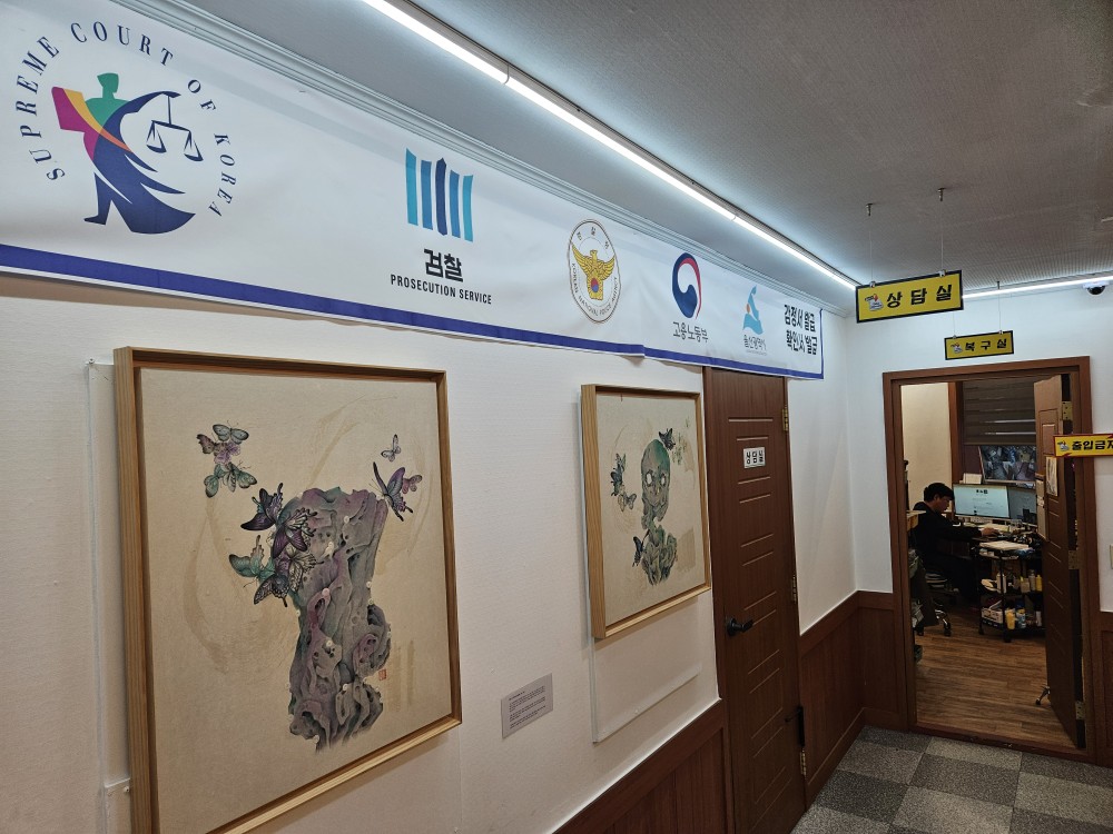 3067302113_Ohg50Q1l_9a7571a623a861285c22ecff66f97de795ce6f65.jpg 이미지크게보기